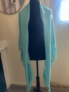 Vintage Light Aqua Fringe Knit Shawl